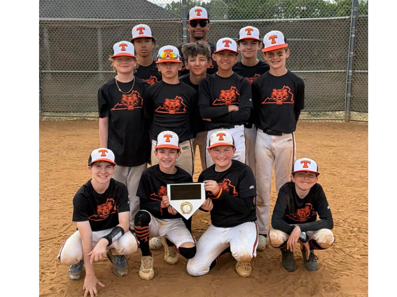 Rawlings Tigers NOVA 13U Orange team photo